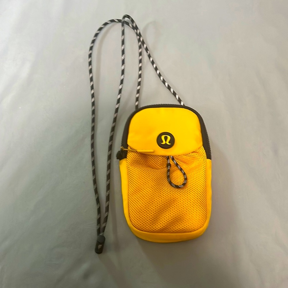LULULEMON Yellow drawstring bag 🍋